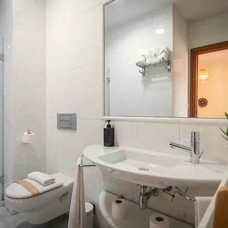 Apartment Center *